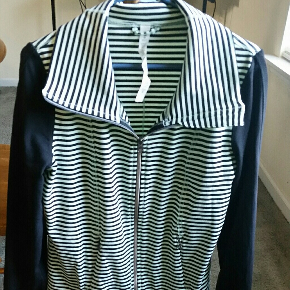 Lululemon yoga jacket Size 10